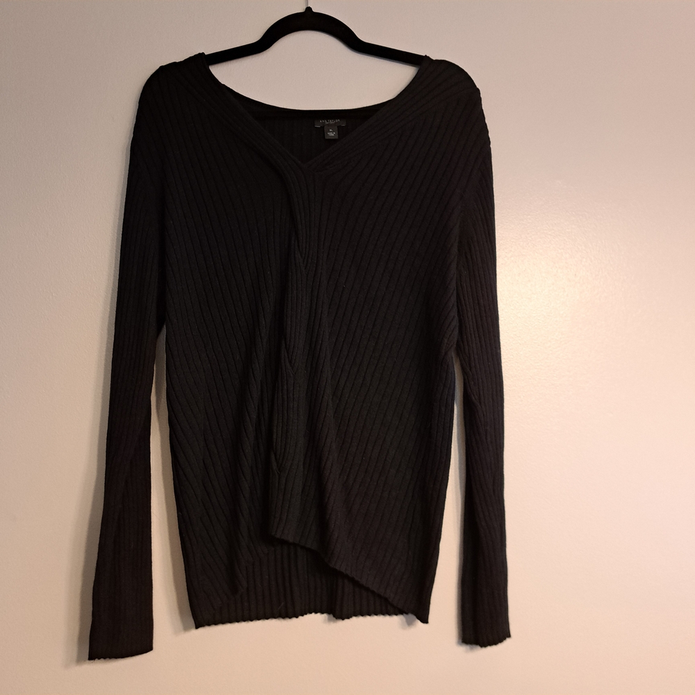 Black V-Neck Ribbed Women's Top